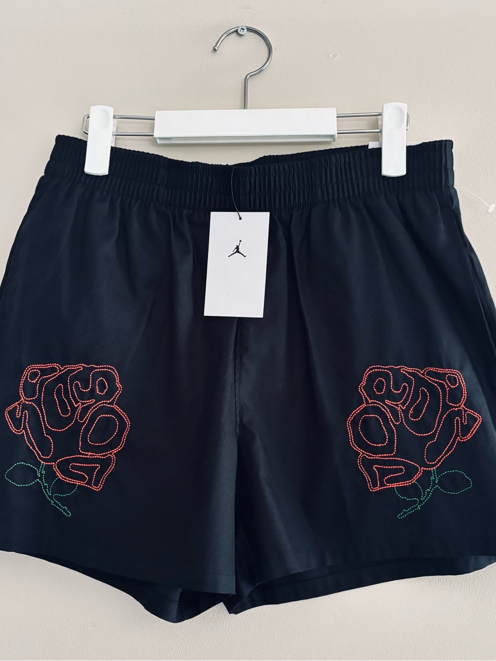 NWT Jordan Women’s Shorts Size Medium Black Side & Back Pockets 100% Cotton
